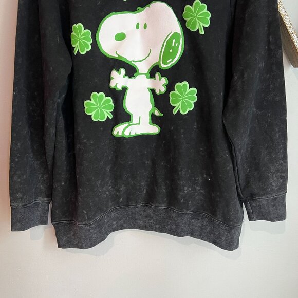 Peanut St. Patrick's Day Womens Plus Size 1X Sweatshirt Black Washed Distressed - Picture 4 of 11